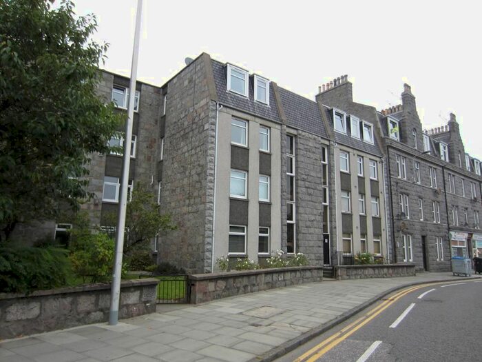 2 Bedroom Flat To Rent In Claremont Gardens, Aberdeen, AB10