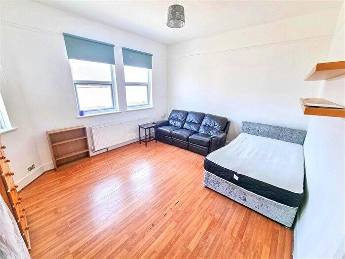 1 Bedroom Flat To Rent In Vicarage Lane, Stratford, E15
