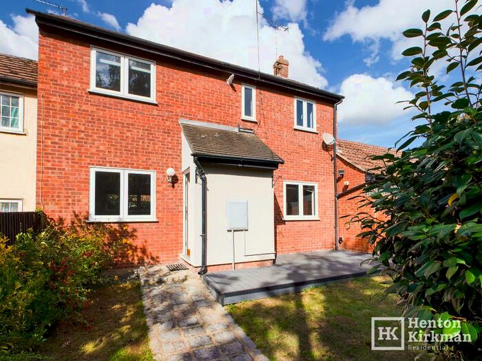 3 Bedroom End Of Terrace House To Rent In Dorset Way, Billericay, Essex, CM12