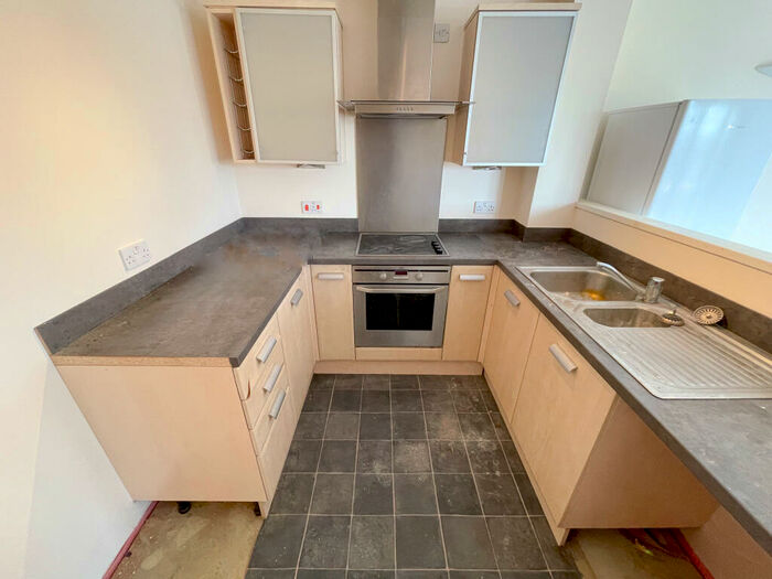 2 Bedroom Flat To Rent In St Swithans Square, Lincoln, LN2