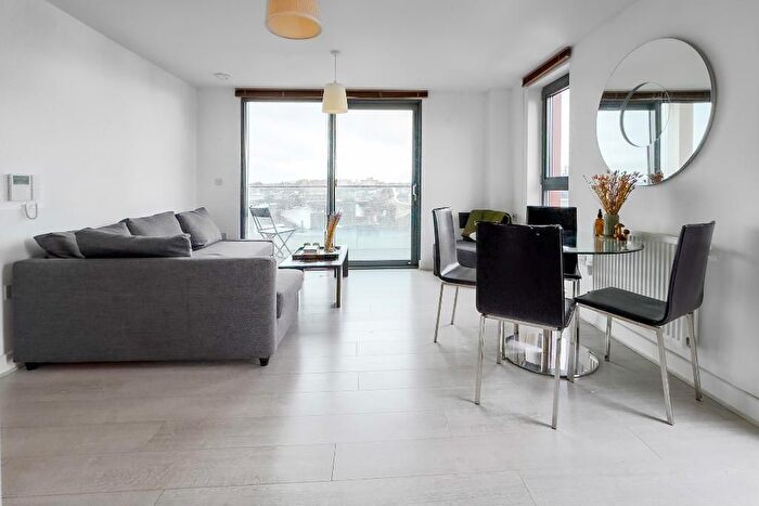1 Bedroom Flat To Rent In Ocean Tower, Dalston Square, London, E8