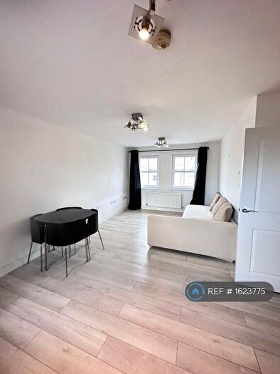 2 Bedroom Flat To Rent In Sapphire Court, London, DA8