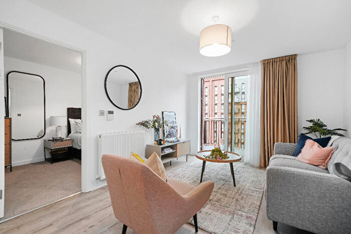 1 Bedroom Apartment To Rent In Potters, M5