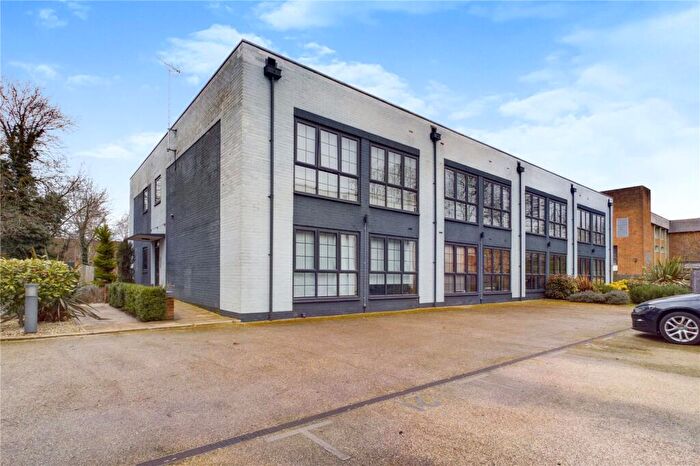 2 Bedroom Apartment For Sale In Kelvin Road, Newbury, Berkshire, RG14