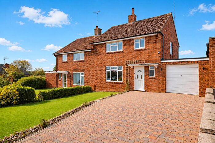 3 Bedroom Semi-Detached House For Sale In Offas Way, Wheathampstead, St. Albans, Hertfordshire, AL4