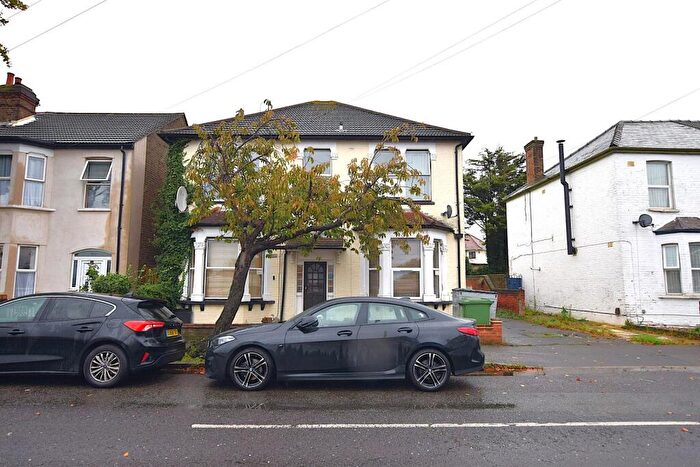 1 Bedroom Flat To Rent In Hainault Road, Romford, RM5
