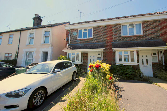 3 Bedroom Terraced House To Rent In Earlsbrook Road, Redhill, RH1