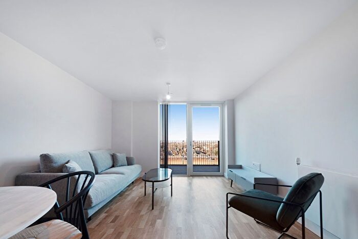 1 Bedroom Flat To Rent In The Oakwood, Colina Road, London, N15