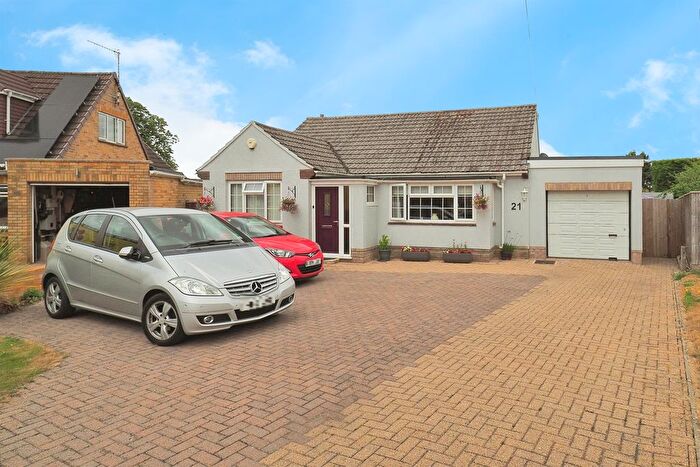 3 Bedroom Detached Bungalow For Sale In Ridgmount, Durrington, Salisbury, SP4