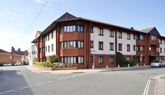 2 Bedroom Flat For Sale In Victoria Street, Weymouth, DT4
