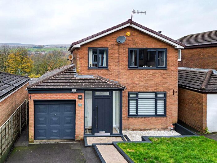 3 Bedroom Detached House For Sale In Lobden Crescent, Rochdale, OL12