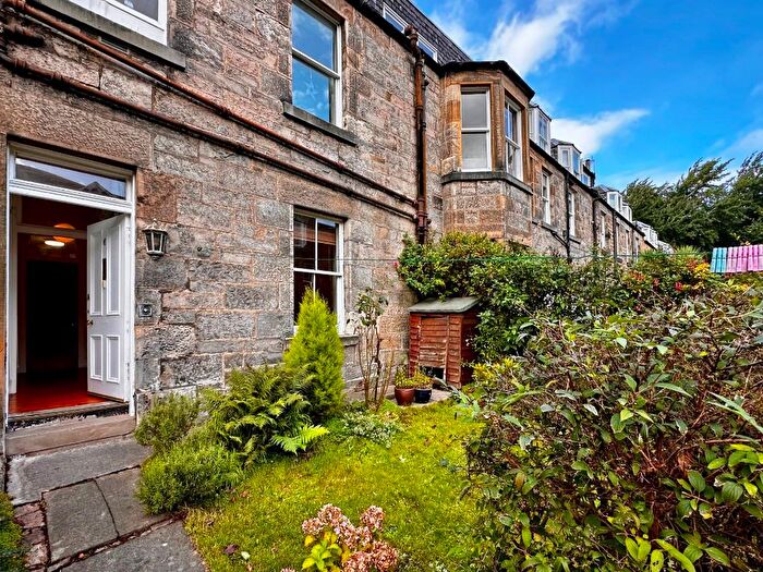 1 Bedroom Flat To Rent In Dunrobin Place, Stockbridge, Edinburgh, EH3