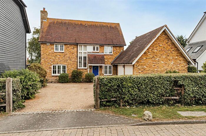 4 Bedroom Detached House For Sale In Chapman Fields, Cliffsend, Ramsgate, CT12