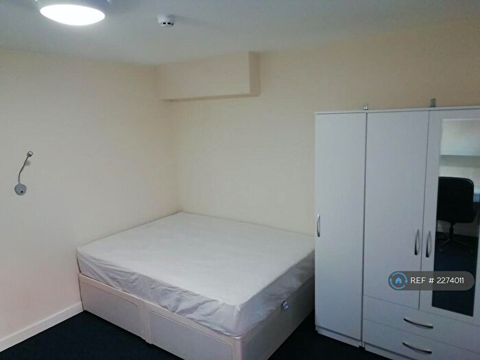 5 Bedroom Flat To Rent In Moss Yard, Leamington Spa, CV31
