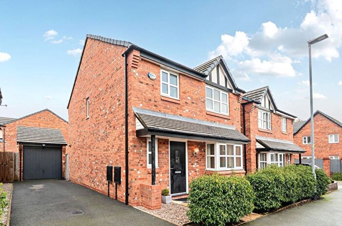 3 Bedroom Detached House For Sale In Virginia Drive, Pendlebury, Swinton, Manchester, M27