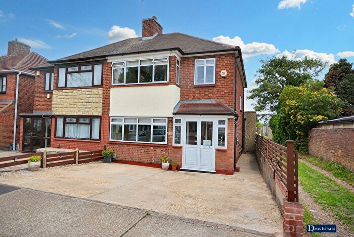 3 Bedroom Semi-detached House For Sale In Saunton Road, Hornchurch, RM12