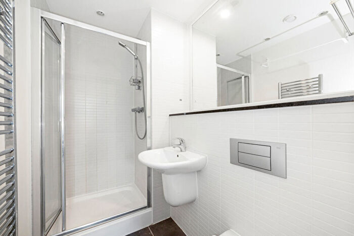 2 Bedroom Apartment To Rent In Harmony Place, Deptford, SE8