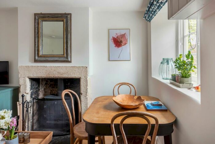 2 Bedroom Cottage To Rent In School Place, Claverton, Bath, BA2