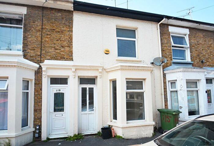 2 Bedroom Terraced House For Sale In Invicta Road, Sheerness, ME12