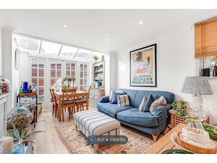 2 Bedroom Flat To Rent In Stephendale Road, London, SW6