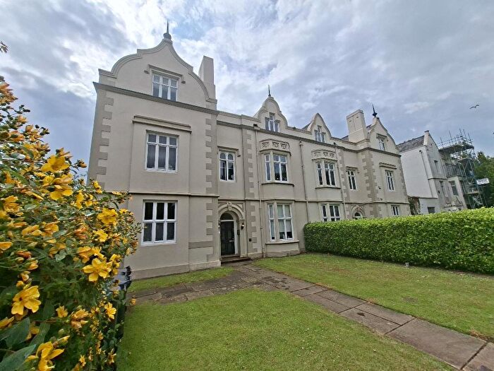 2 Bedroom Apartment For Sale In Spencer Parade, Northampton, NN1