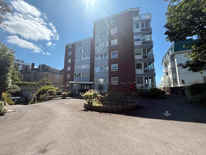 2 Bedroom Apartment To Rent In Sea Views East Cliff, BH1