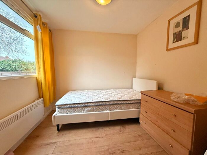 Studio To Rent In Seaton Road, Hayes, UB3