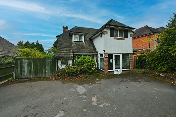 3 Bedroom Detached House For Sale In Thornhill Park Road, Southampton, SO18