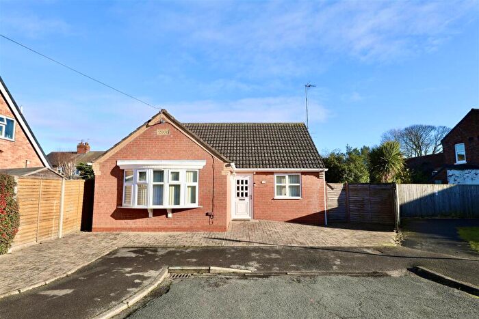2 Bedroom Detached Bungalow For Sale In Lawson Avenue, Cottingham, HU16