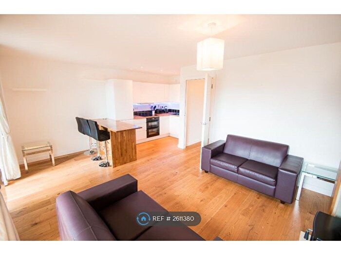 2 Bedroom Flat To Rent In Glasgow Harbour Terraces, Glasgow, G11