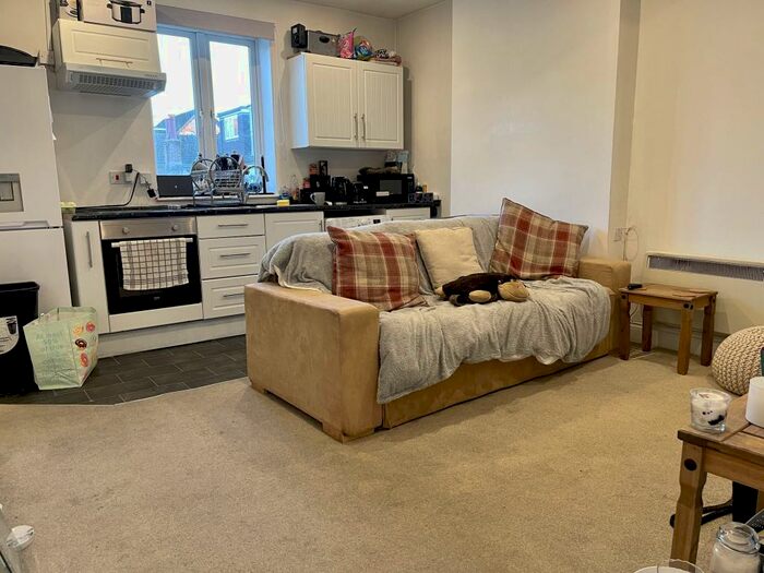 1 Bedroom Apartment To Rent In Park Street, Horsham, RH12