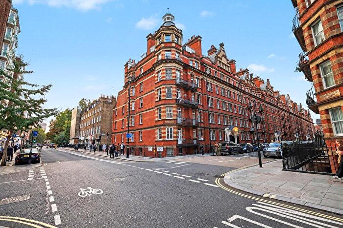 3 Bedroom Flat For Sale In Clarence Gate Gardens, Glentworth Street, Marylebone, London, NW1