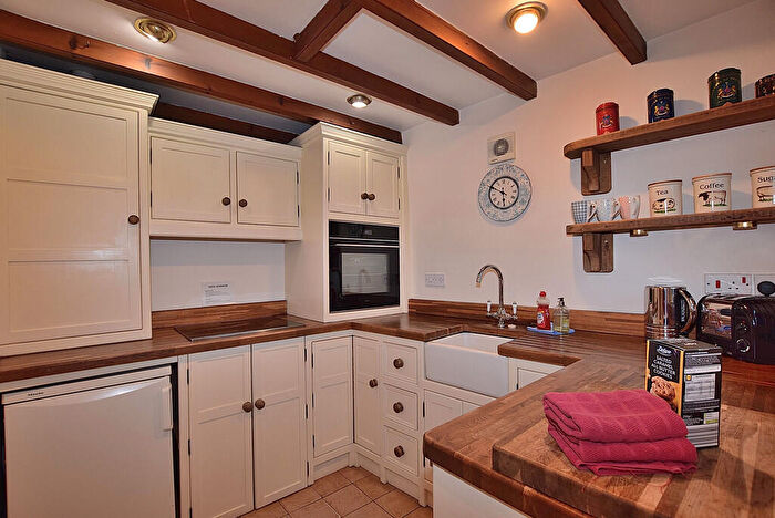 2 Bedroom Cottage For Sale In Waterloo Street, Richmond, DL10