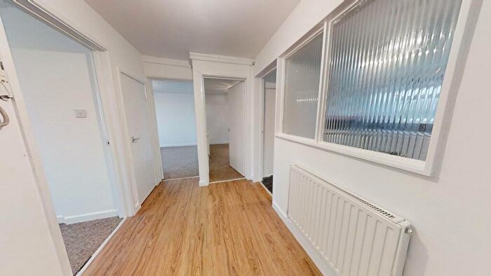 2 Bedroom Flat For Sale In East Weare Road, Portland, Dorset, DT5