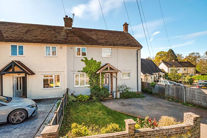 4 Bedroom Semi Detached House For Sale In Trowley Rise, Abbots Langley, Hertfordshire, WD5