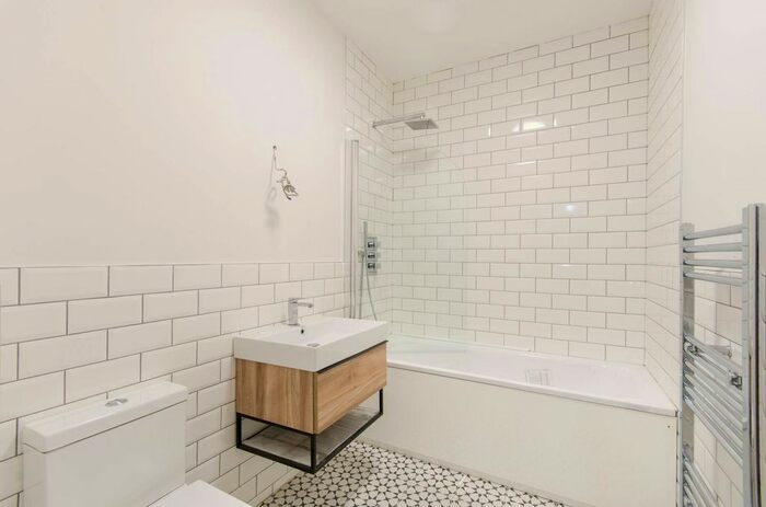 2 Bedroom Flat To Rent In Headstone Road, Harrow, HA1