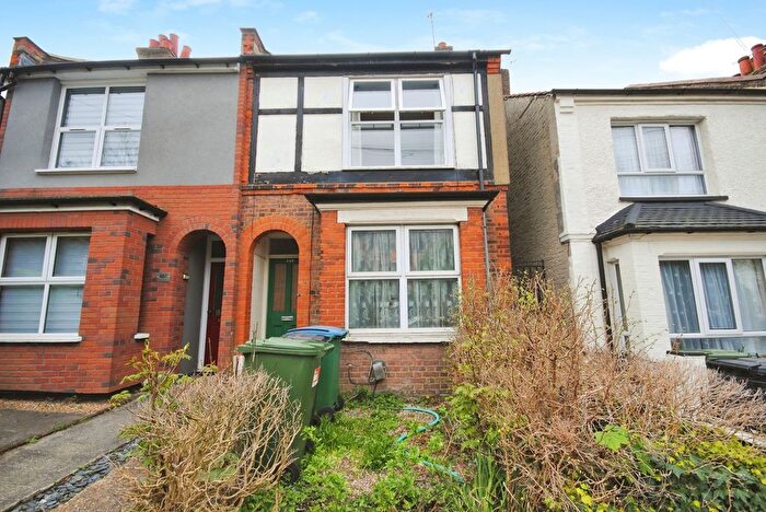 3 Bedroom Terraced House For Sale In Whippendell Road, Watford, WD18