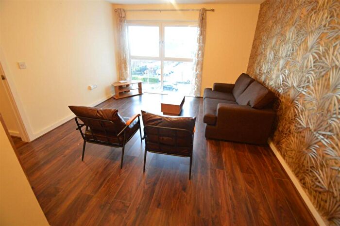 2 Bedroom Flat To Rent In Stretford Road, Manchester, M15