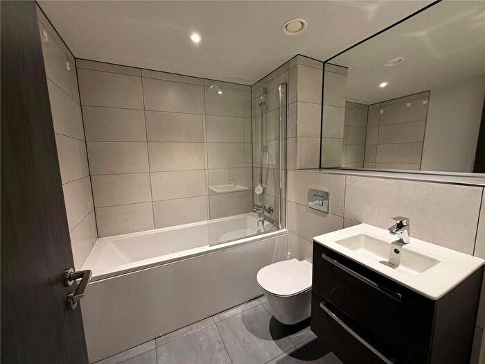 2 Bedroom Apartment To Rent In St Martin's Place, Broad Street, Birmingham, B15
