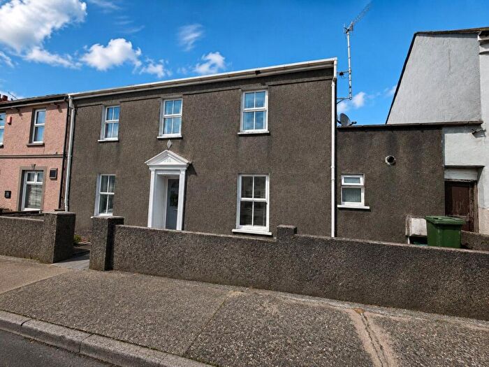 5 Bedroom Semi-Detached House For Sale In Charles Street, Milford Haven, Pembrokeshire, SA73