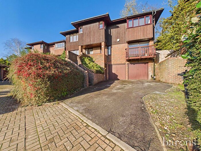 4 Bedroom Detached House For Sale In Brickfields Close, Lychpit, Basingstoke, RG24