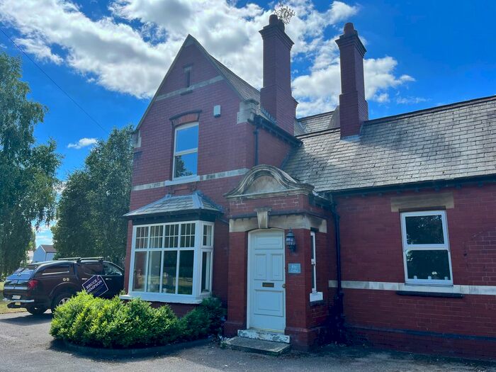 4 Bedroom Detached House To Rent In Windmill Balk Lane, Woodlands, DN6