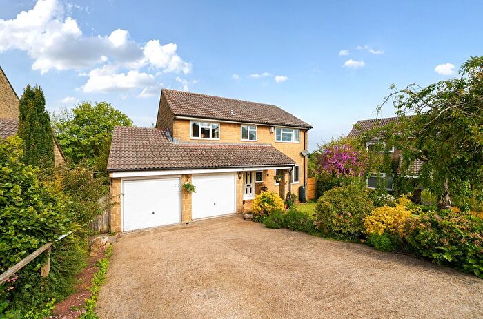 4 Bedroom Detached House For Sale In Bincombe Drive, Crewkerne, TA18