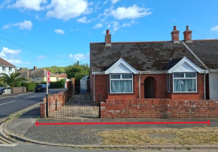 3 Bedroom Bungalow For Sale In Benville Road, Weymouth, Dorset, DT4