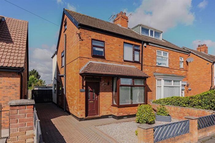 3 Bedroom Semi-Detached House For Sale In Collinson Avenue, Scunthorpe, DN15