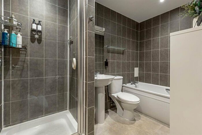 1 Bedroom Flat For Sale In Lower Gilmore Bank, Fountainbridge, Edinburgh, EH3