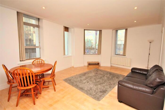 2 Bedroom Flat To Rent In Drayton Park, Highbury, London, N5