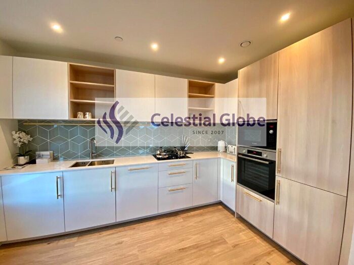 2 Bedroom Flat To Rent In London, N8