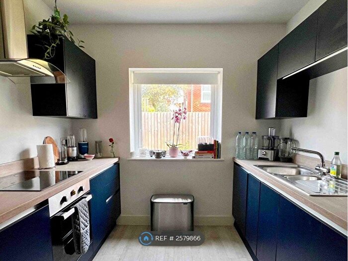 2 Bedroom Flat To Rent In Mary Bowes Terrace, Bournemouth, BH6