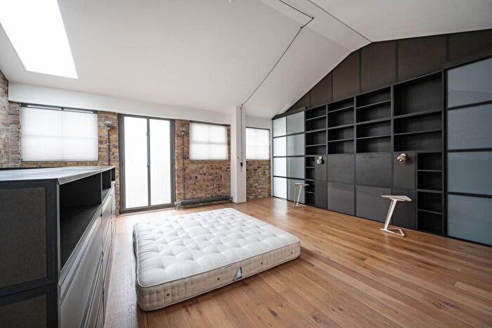1 Bedroom Maisonette To Rent In Providence Yard, Bethnal Green, London, E2
